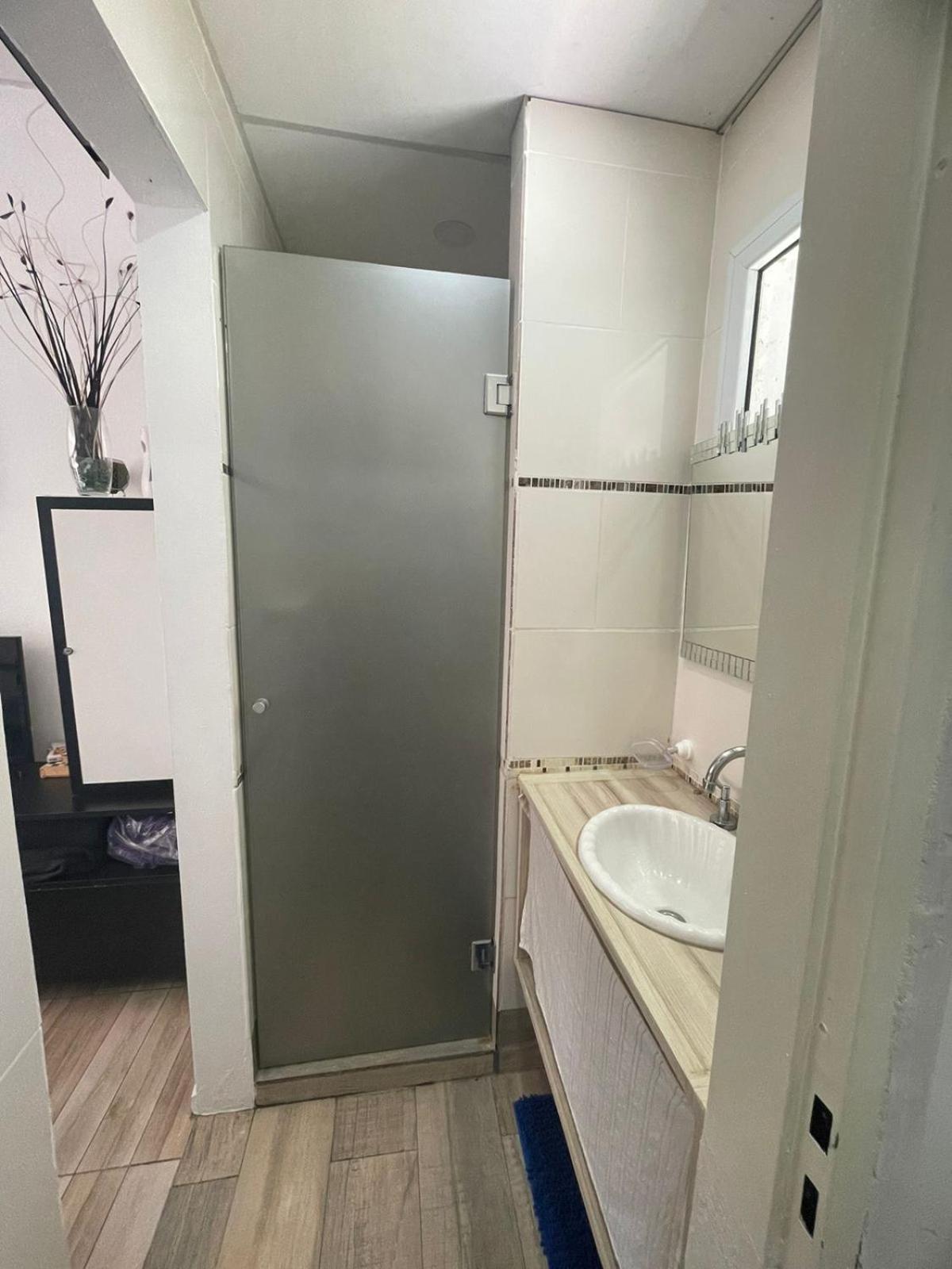 Ezeiza 1 Nuestro Lugar A 15 Minutos Del Aeropuerto Tranfer Opcional Desde Y Al Aeropuerto De Ezeiza Las 24 Horas Pet Friendly Bagian luar foto
